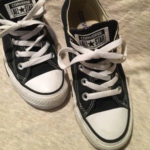 Black Women’s Converse Sneakers size 5